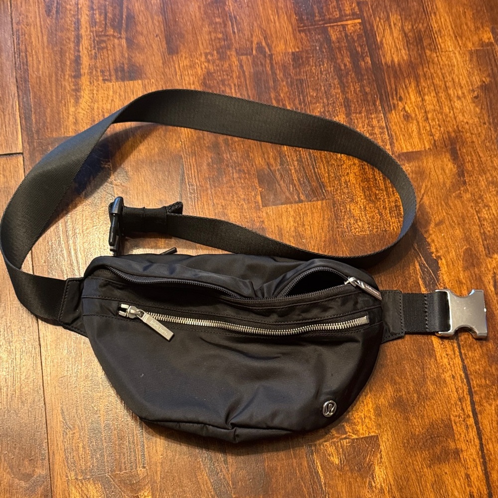 Lululemon Black Women’s Bag